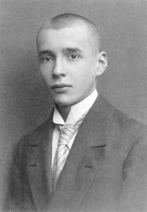 Gadamers kā abiturients 1918. gadā. (Foto no Jean Grondin. Hans-Georg Gadamer. Eine Biographie. 1999)