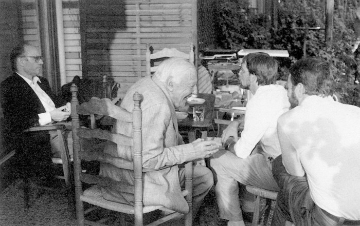 Gadamers 1989. gada jūlijā ikgadējā hermeneitikas konferencē Heidelbergā. (Foto no Jean Grondin. Hans-Georg Gadamer. Eine Biographie. 1999)